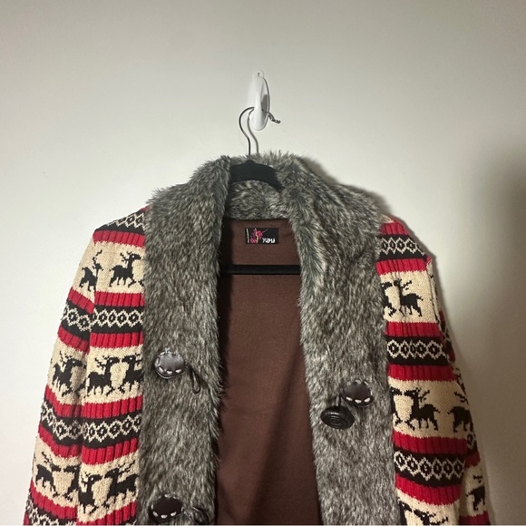 Yumi Red and Cream Patterned Cardigan with Faux Fur Trim and Faux Leather Button - Picture 8 of 13